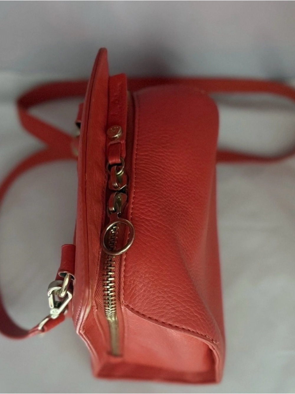 Red Leather Sam Edelman Crsbdy Retro Sleek Clueless 90’s 8.5”W x 7.5”H x 3.5”D - Picture 7 of 16